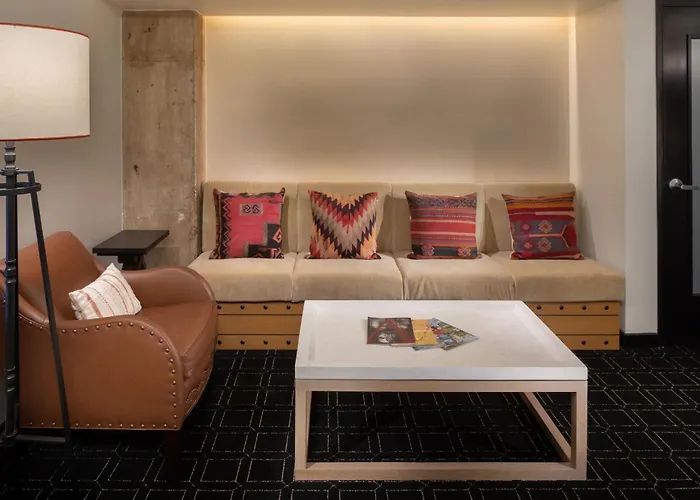Hotel Valencia Riverwalk, Valencia Collection